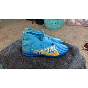 Nike Kyrie “JETSONS” Bball Size (6Y)
